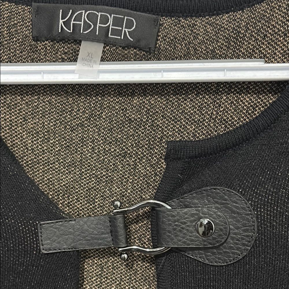Kasper Women's Black and Tan Geometric Cardigan - Picture 2 of 3